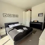 Modern Penthouse דירה