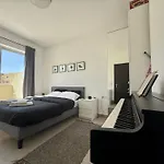 Modern Penthouse דירה Pietà