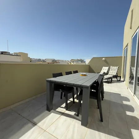 Modern Penthouse דירה Pietà